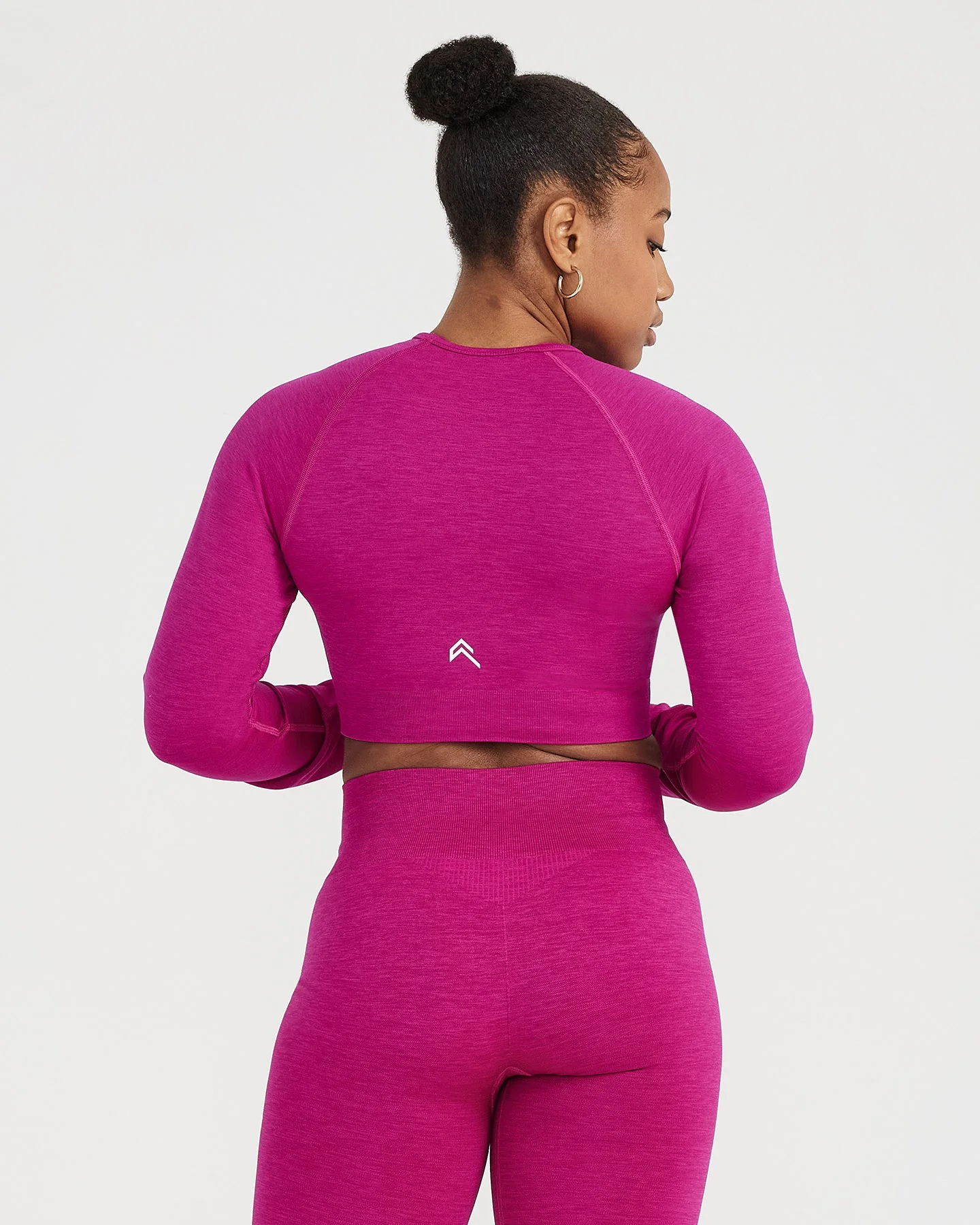 Classic Seamless 2.0 Long Sleeve Crop Top | Fuchsia Marl - Image 4