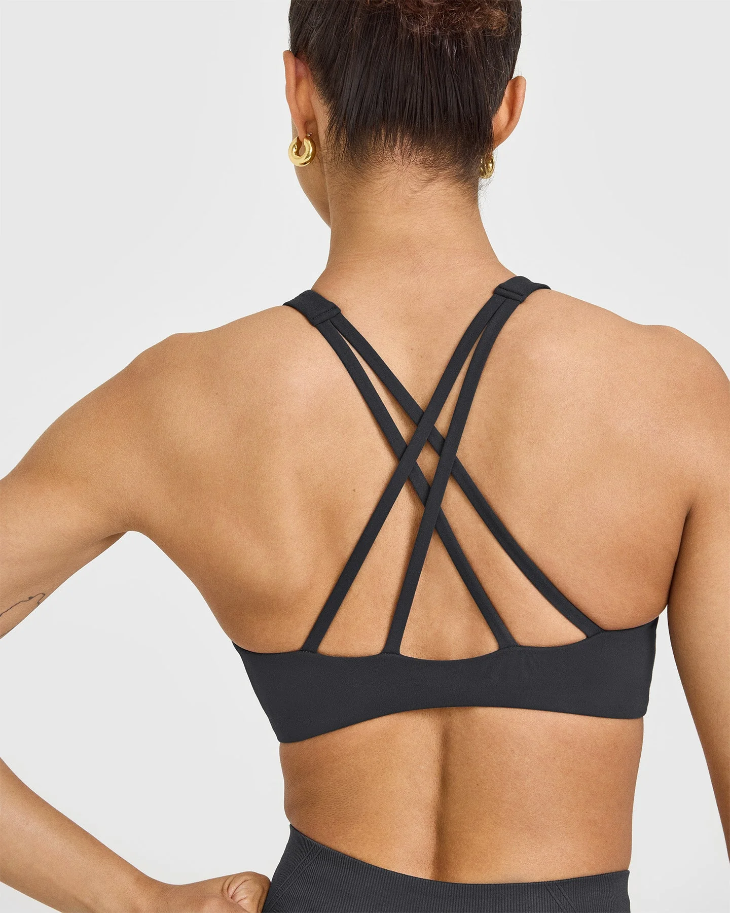 EasyLift™ High Neck Sports Bra with White Logo | Coal - Image 5