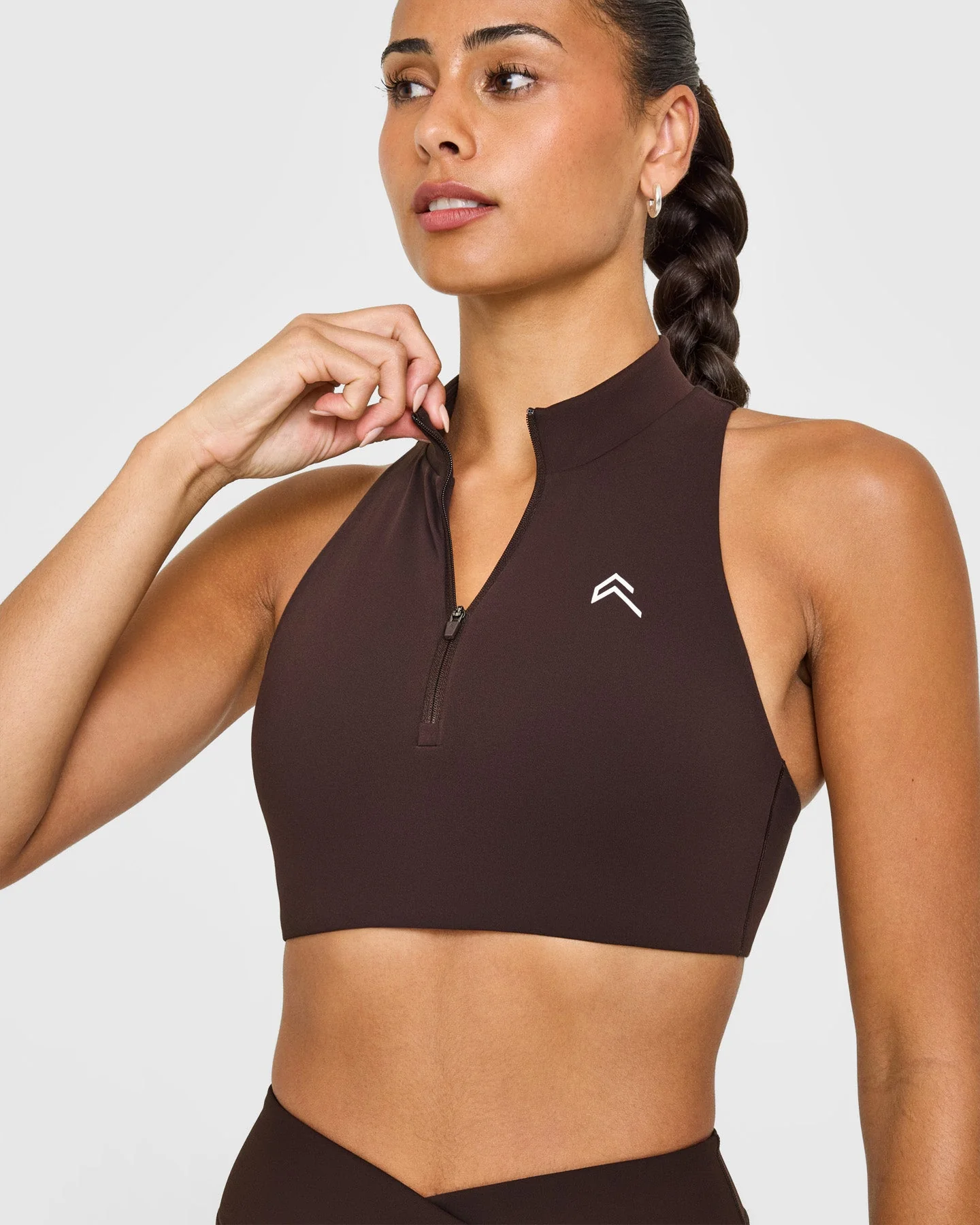 EasyLift™ Zip High Neck Sports Bra with White Logo | 70% Cocoa - Image 3