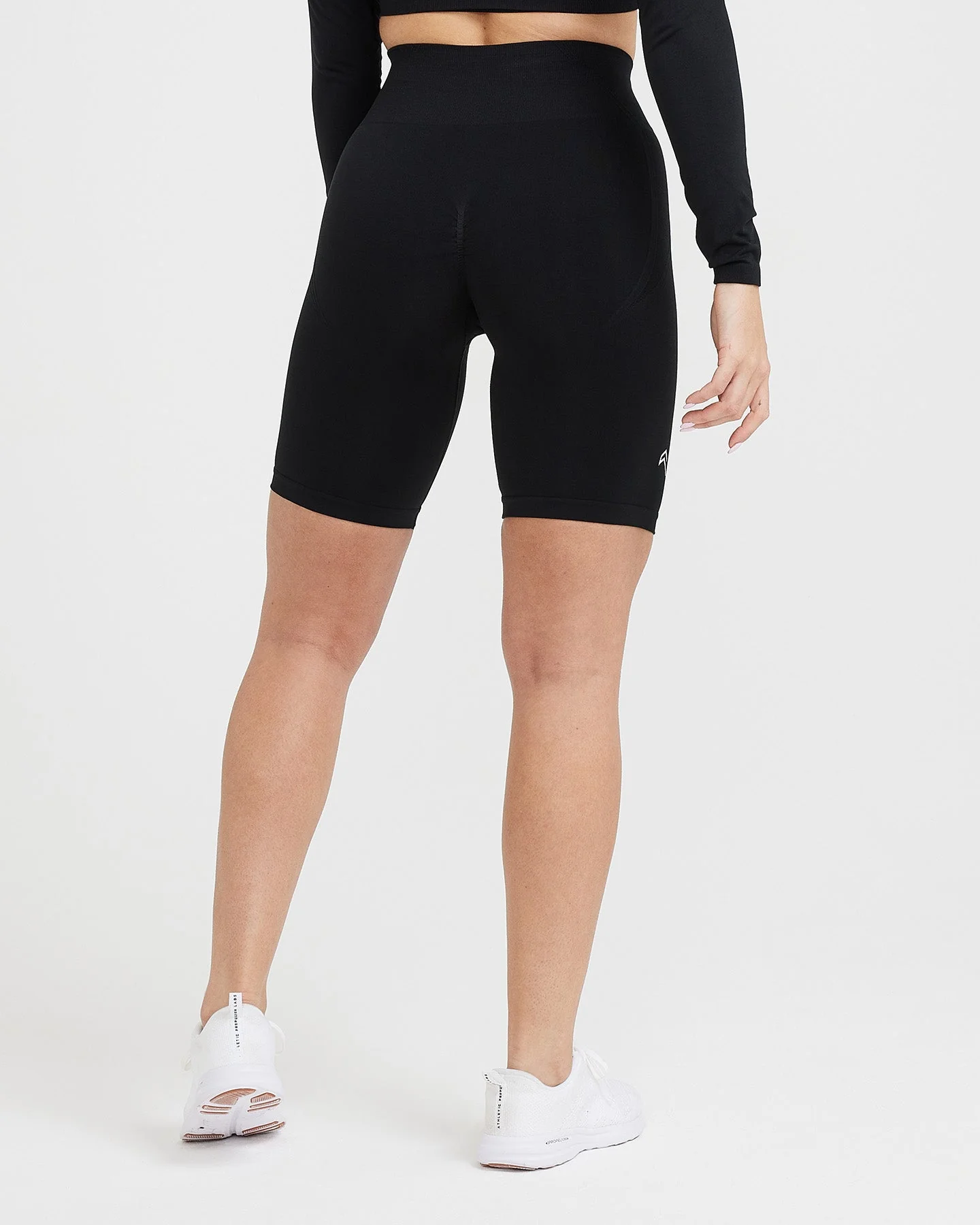 EffortlessLift™ Seamless Cycling Shorts with White Logo | Black - Image 4