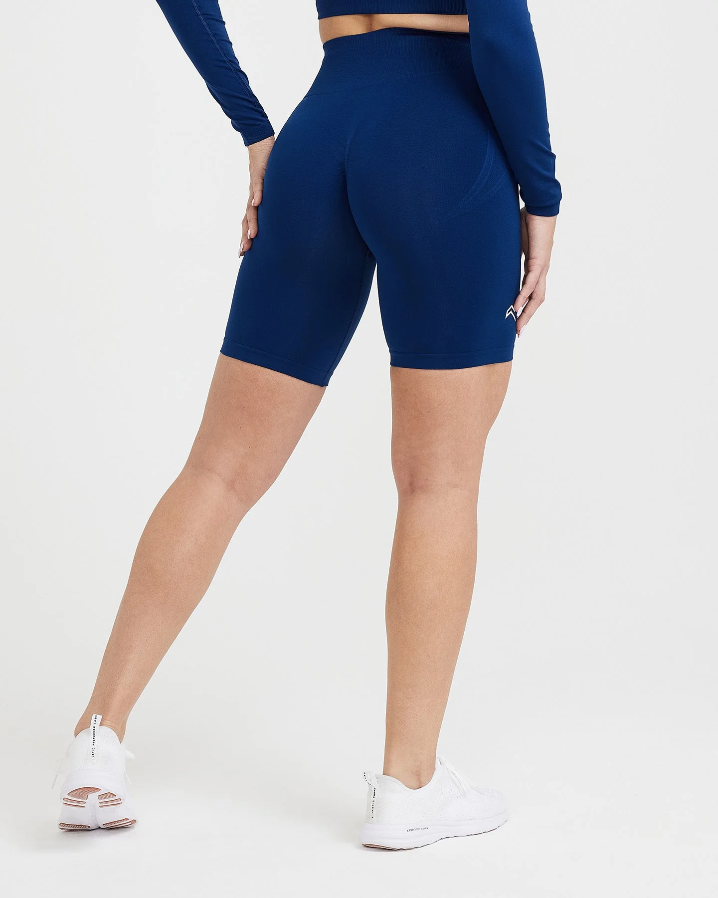 EffortlessLift™ Seamless Cycling Shorts with White Logo | Midnight - Image 4