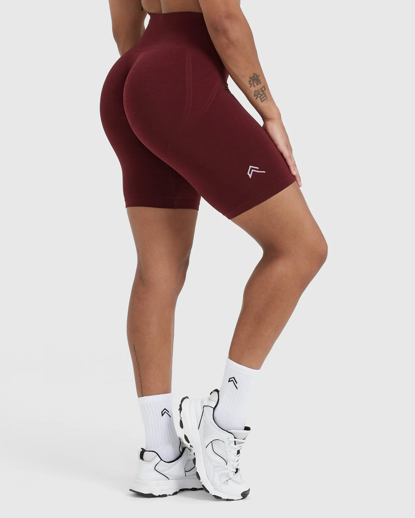 EffortlessLift™ Seamless Cycling Shorts with White Logo | Rosewood - Image 2
