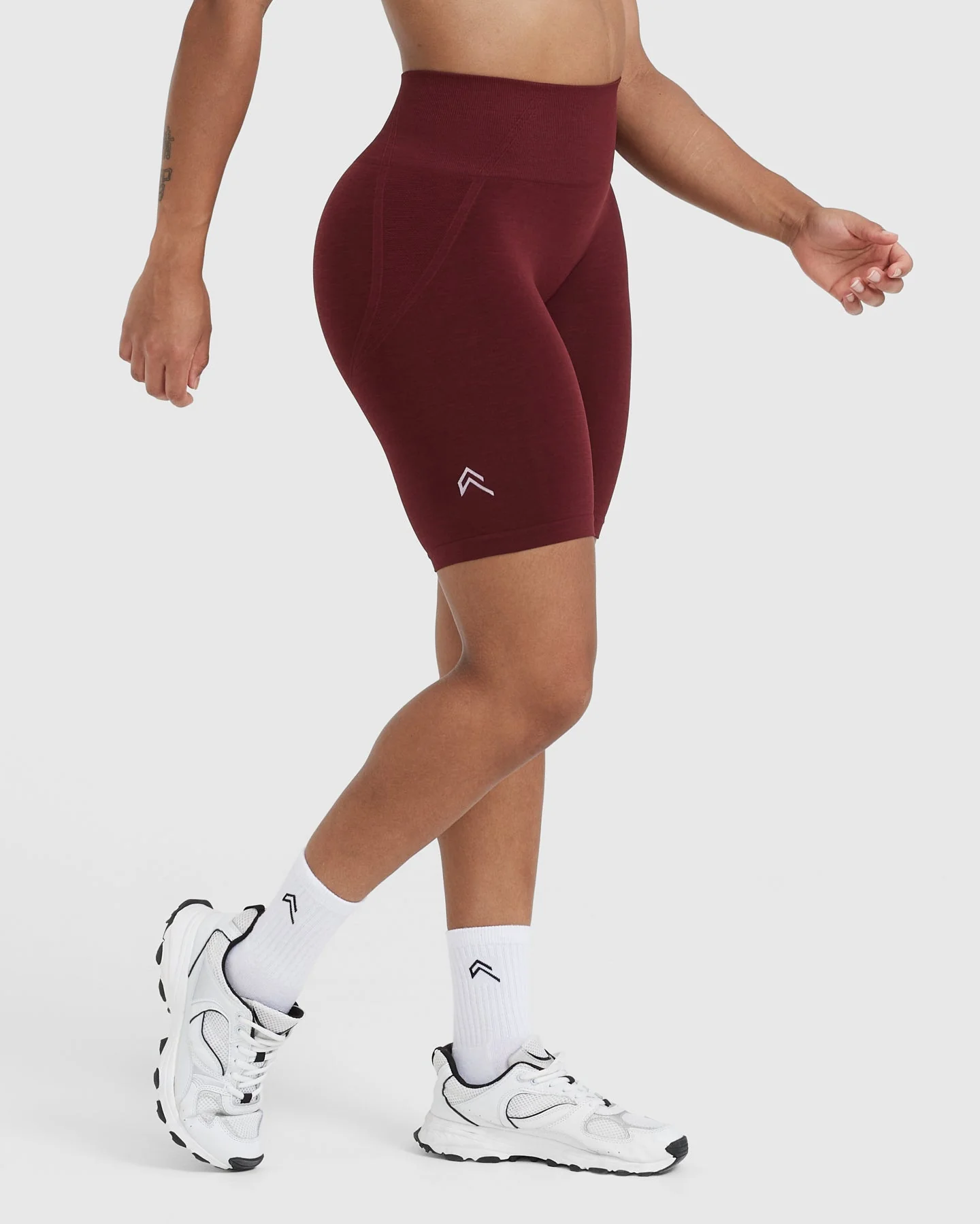 EffortlessLift™ Seamless Cycling Shorts with White Logo | Rosewood - Image 3