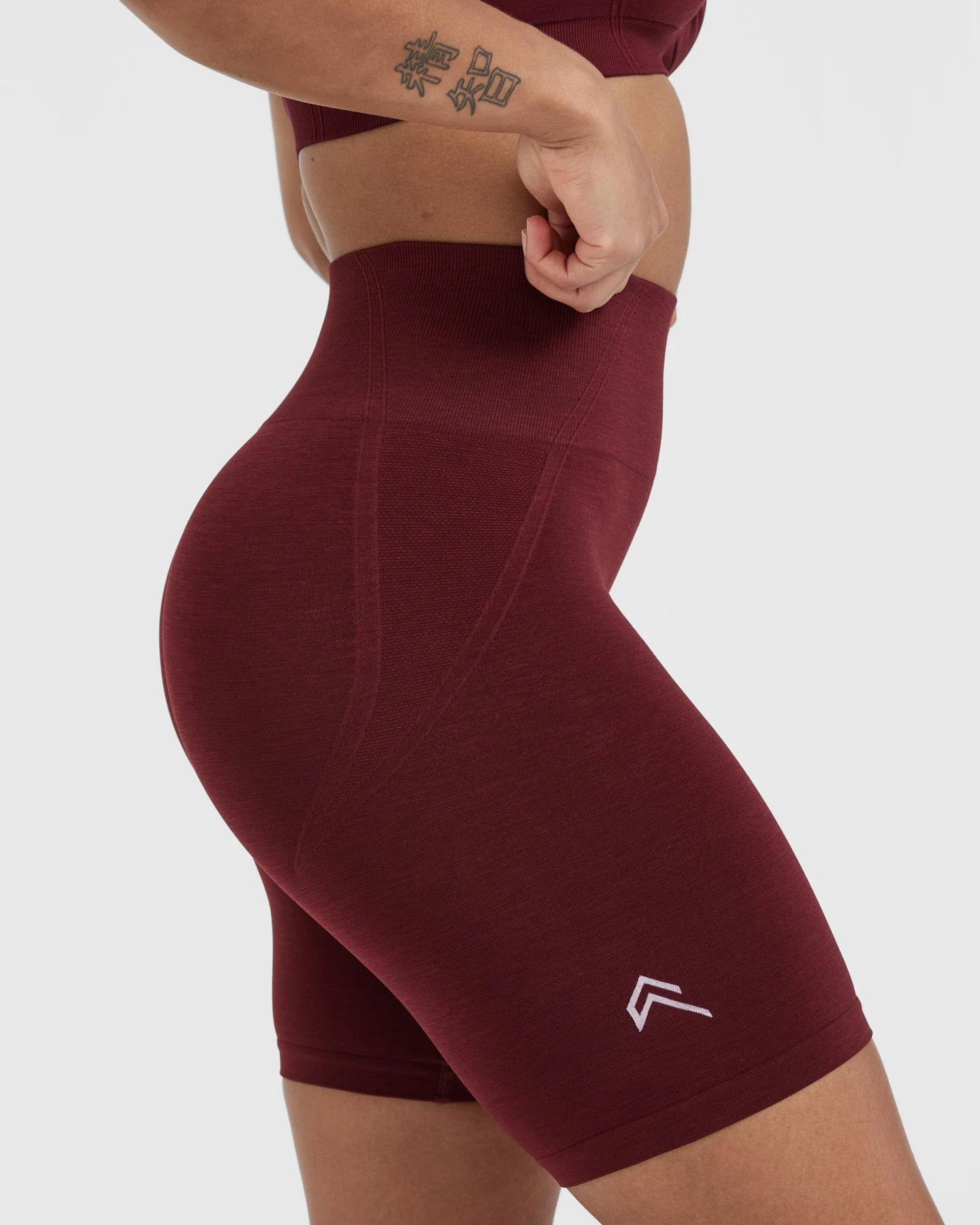 EffortlessLift™ Seamless Cycling Shorts with White Logo | Rosewood - Image 4