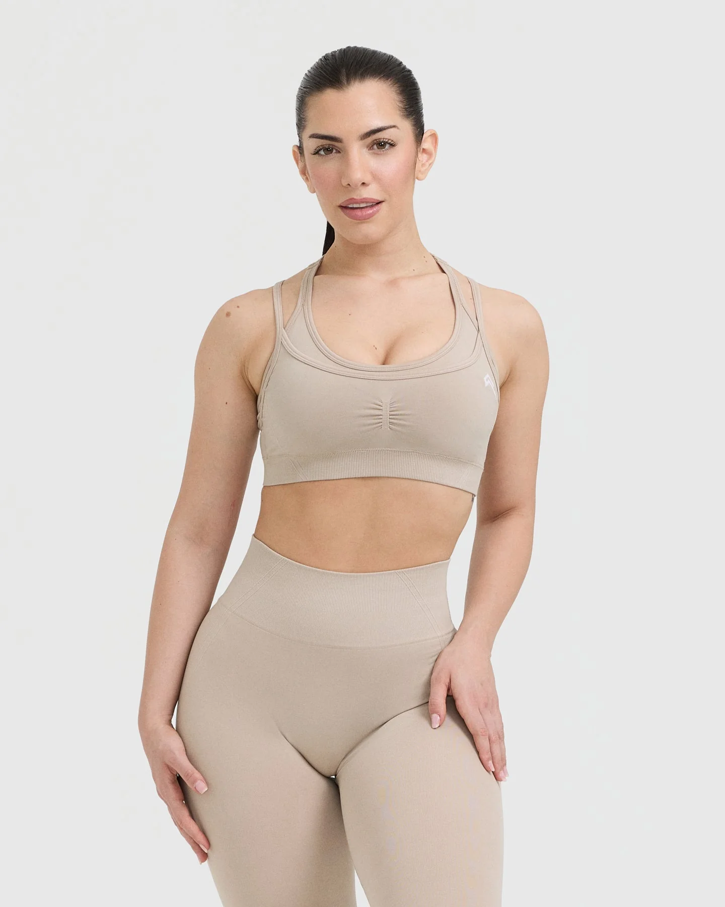 EffortlessLift™ Seamless Layered Sports Bra with White Logo | Mushroom Brown