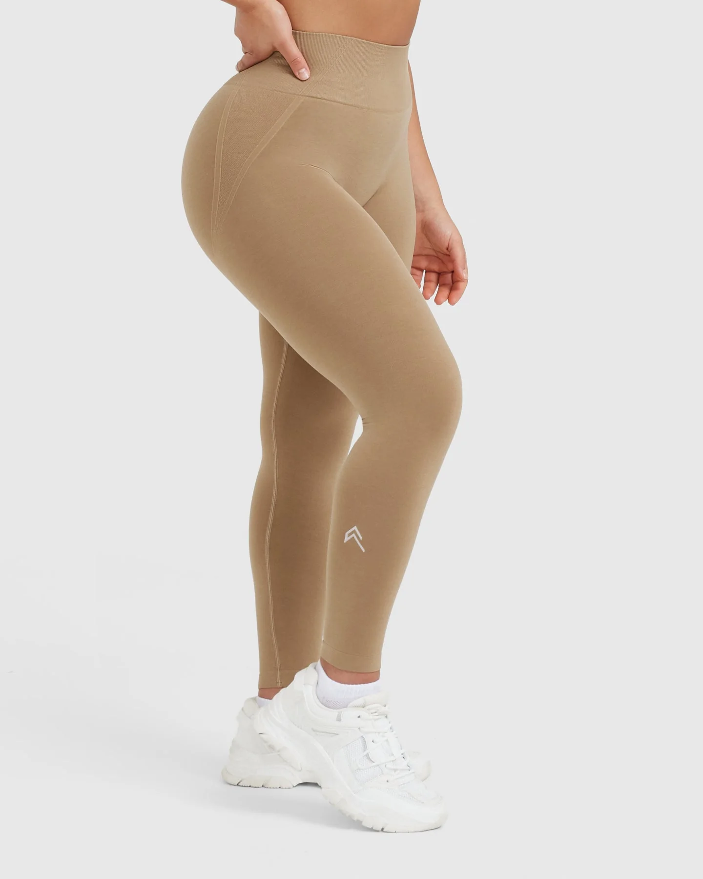 EffortlessLift™ Seamless Leggings with White Logo | Dune Brown - Image 3