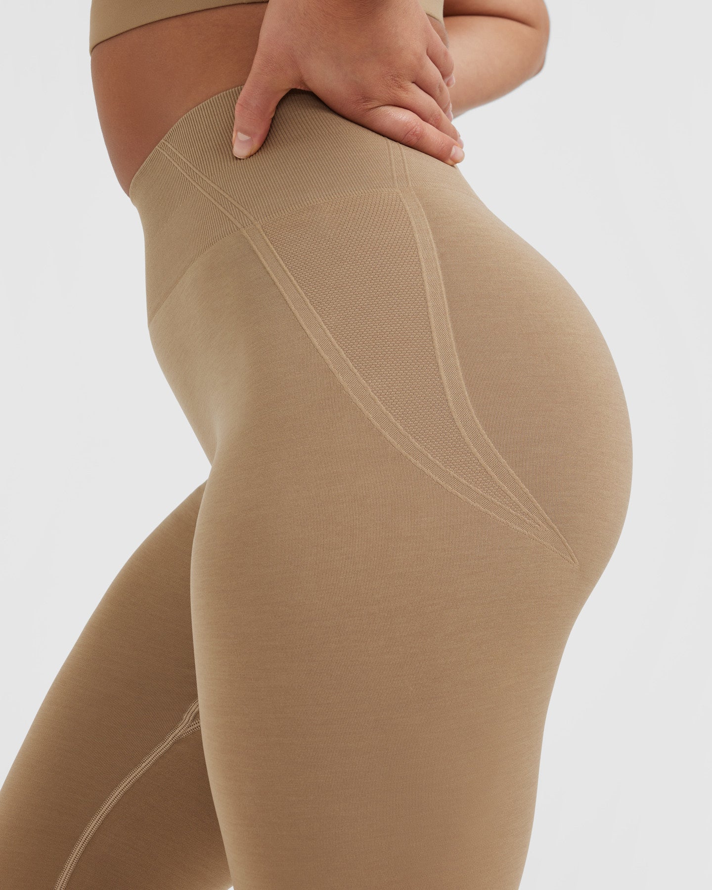 EffortlessLift™ Seamless Leggings with White Logo | Dune Brown - Image 4