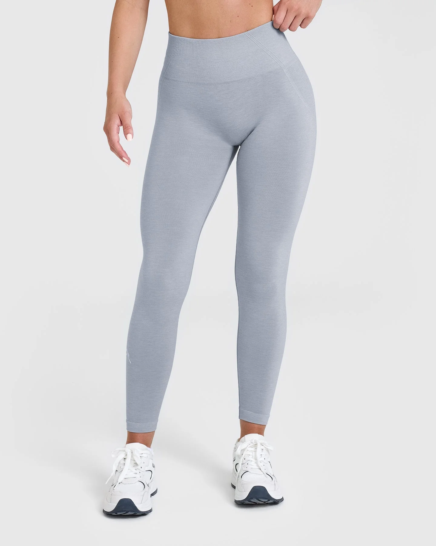 EffortlessLift™ Seamless Leggings with White Logo | Metal Grey