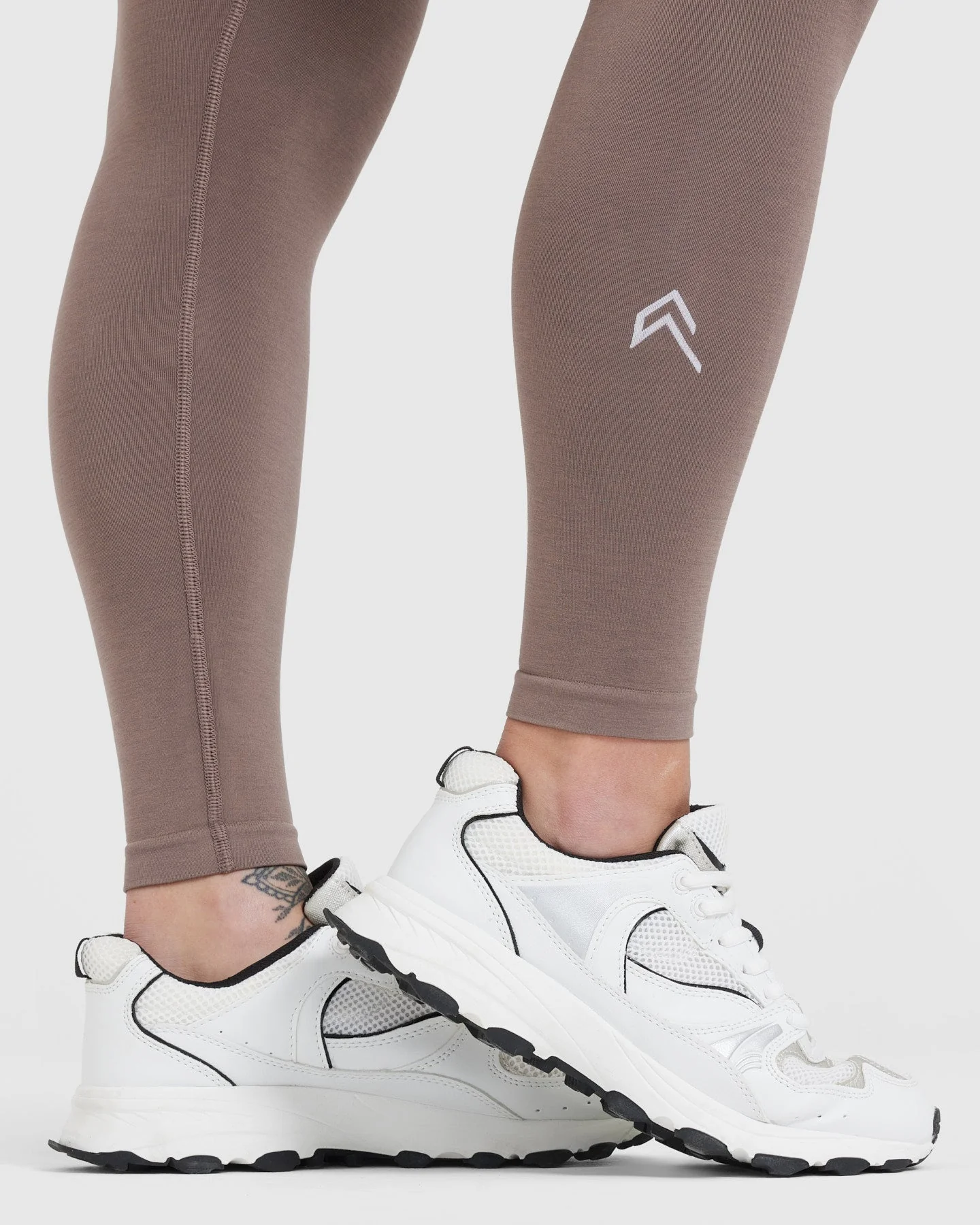 EffortlessLift™ Seamless Leggings with White Logo | Washed Cool Brown - Image 5