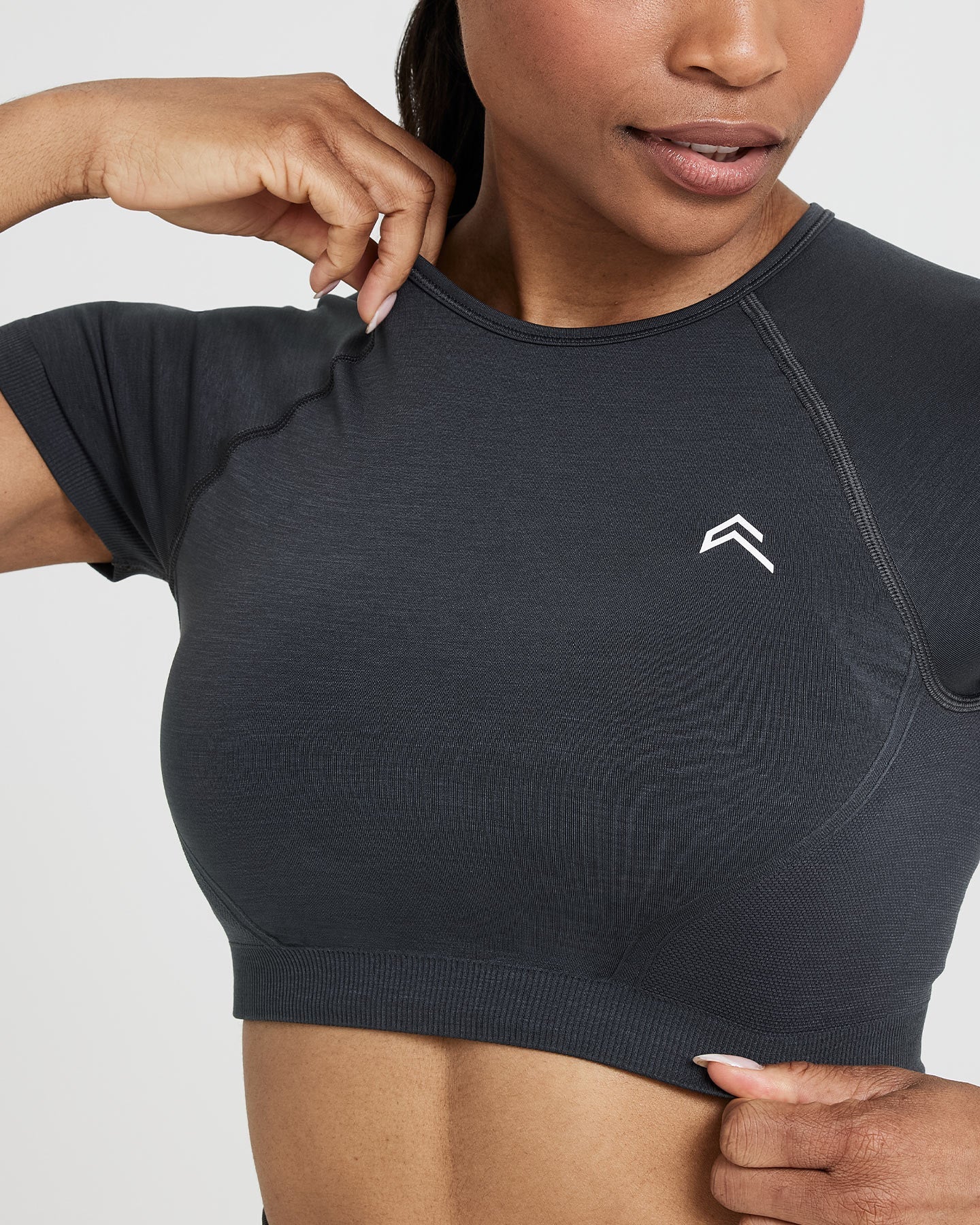 EffortlessLift™ Seamless Short Sleeve Crop Top with White Logo | Coal - Image 4