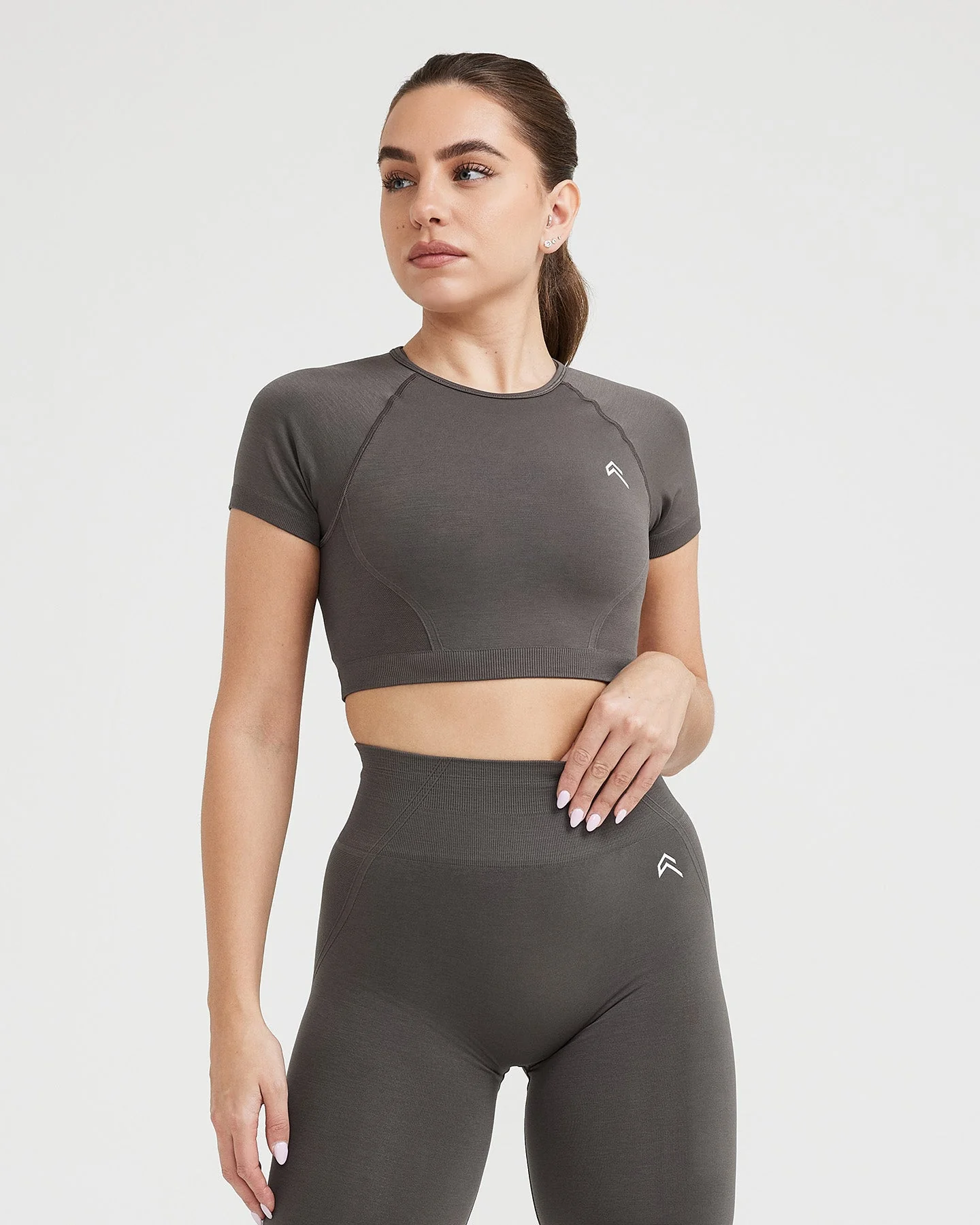 EffortlessLift™ Seamless Short Sleeve Crop Top with White Logo | Deep Taupe