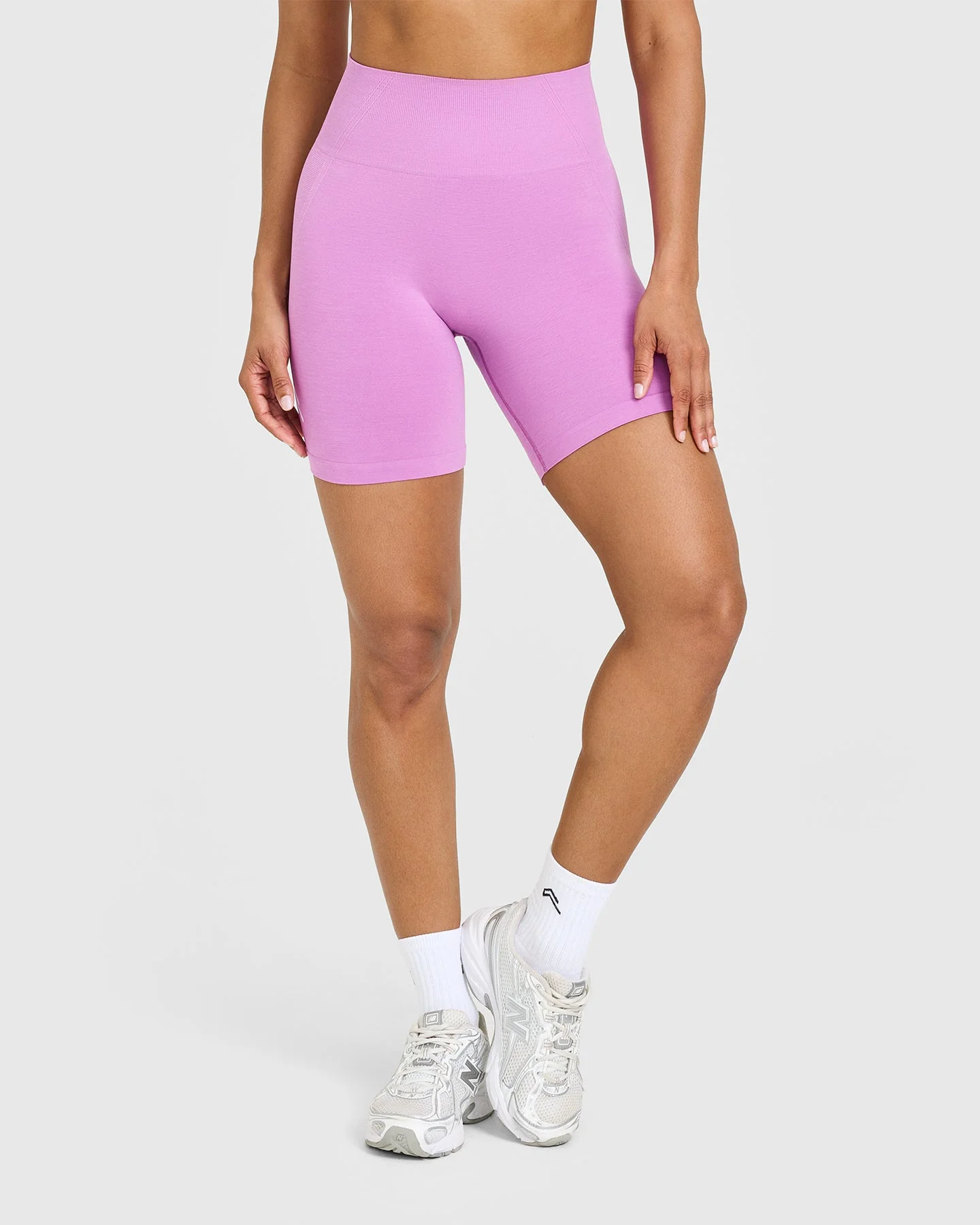 EffortlessLift™ Seamless Shorts with White Logo | Orchid Purple