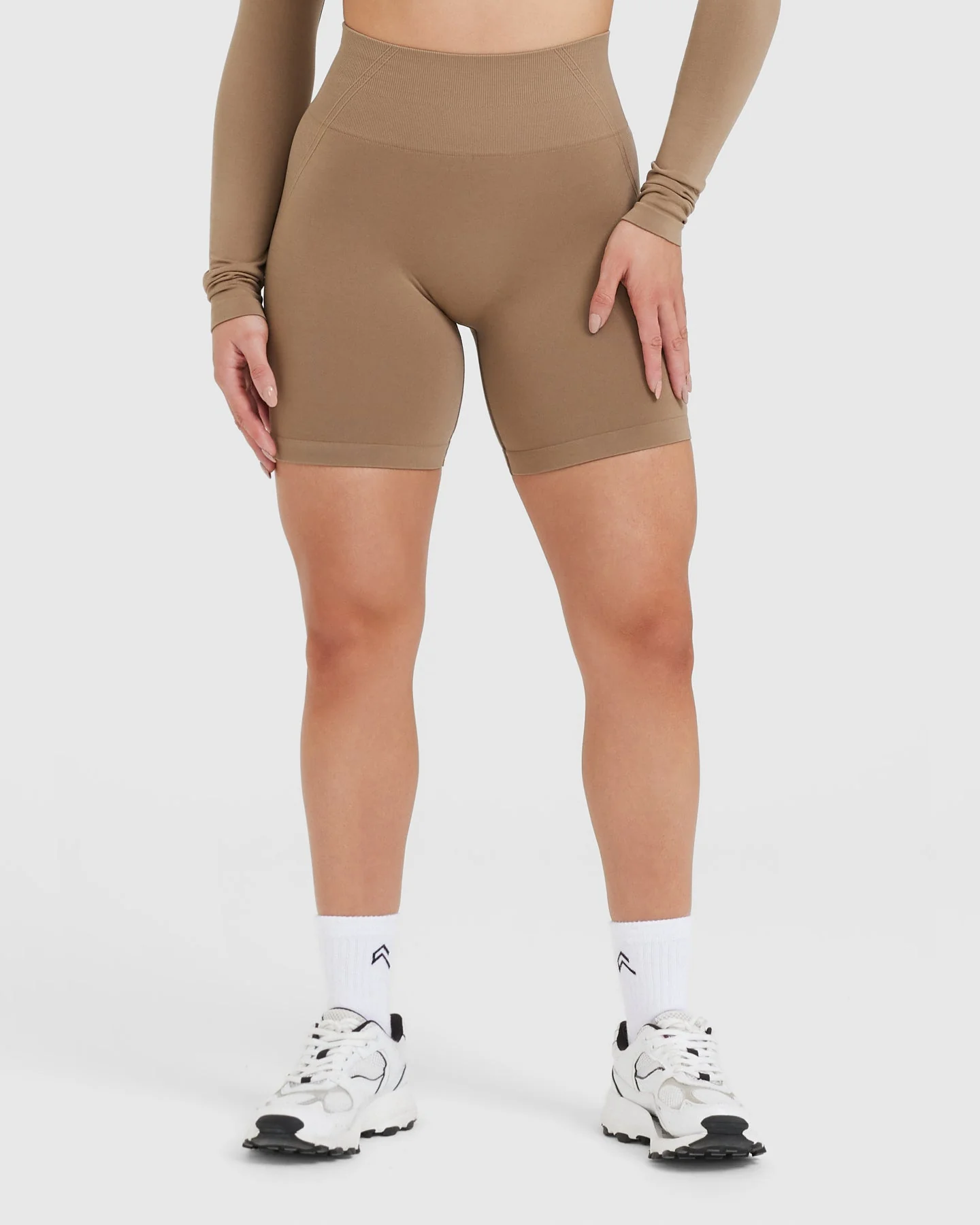 EffortlessLift™ Seamless Shorts with White Logo | Walnut