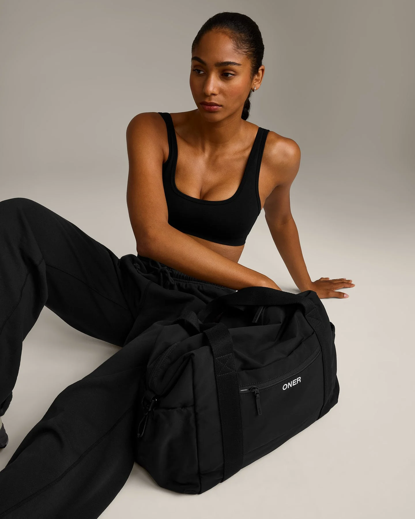EffortlessLift™ Square Neck Sports Bra with Grey Logo | Black - Image 4