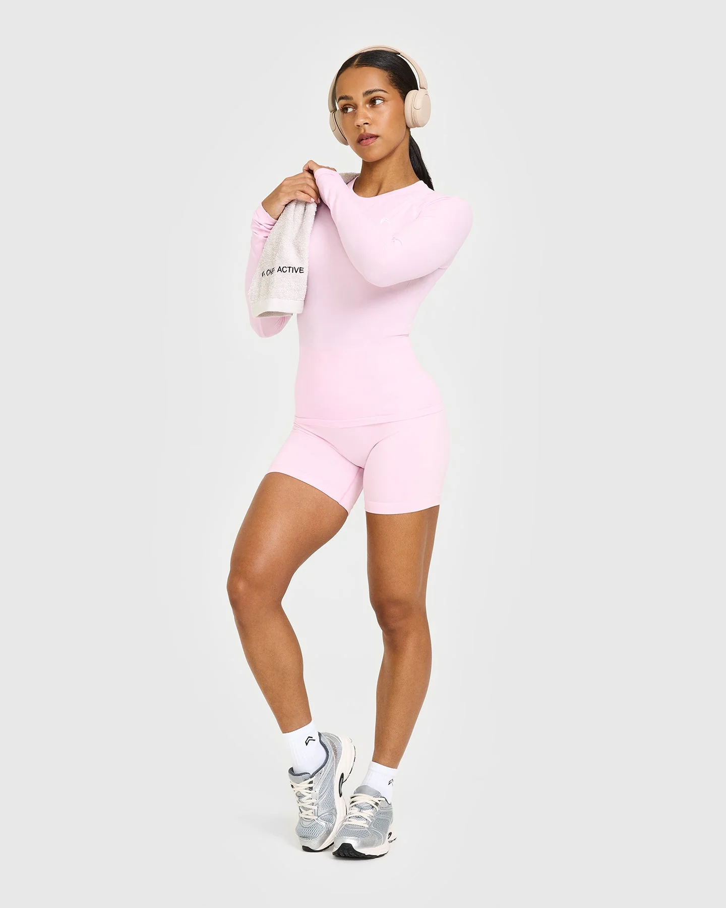 Go To Seamless Fitted Long Sleeve Top | Chalk Pink - Image 3