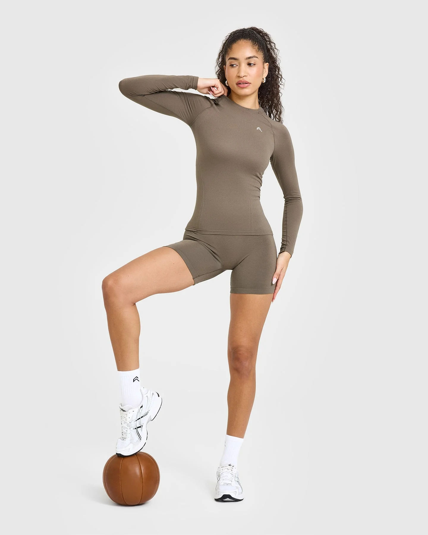Go To Seamless Fitted Long Sleeve Top | Moss Brown - Image 2
