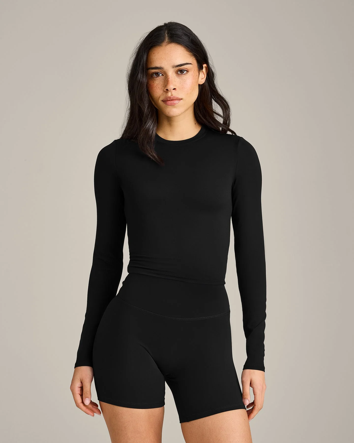 SoftMotion™ Long Sleeve Mid Top with Grey Logo | Black