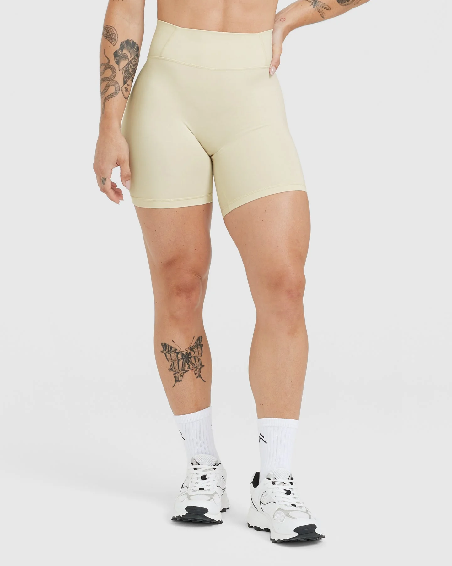 Timeless High Waisted Shorts 6" | Vanilla