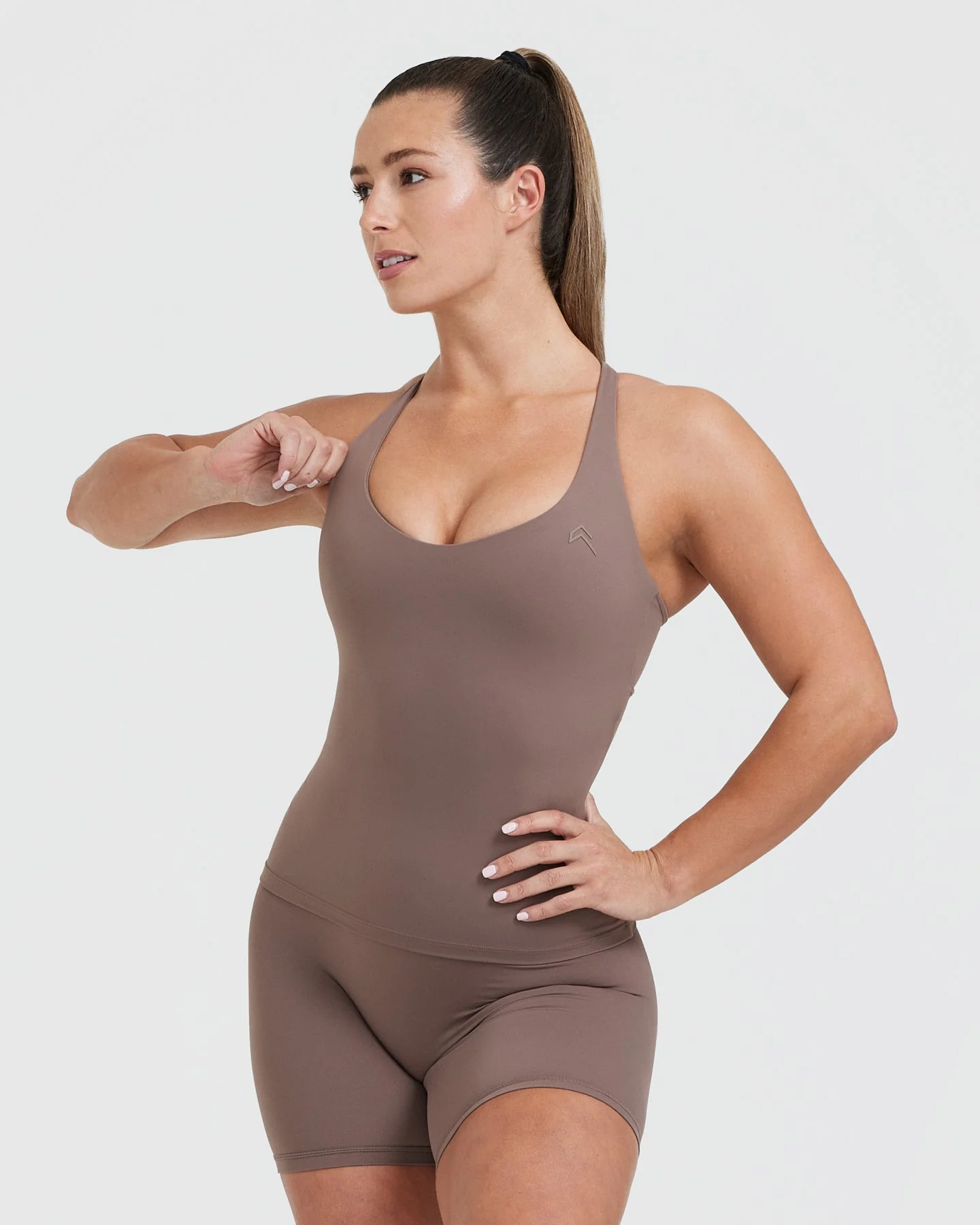 UnifiedMove™ V Neck Cross Back Vest | Cool Brown